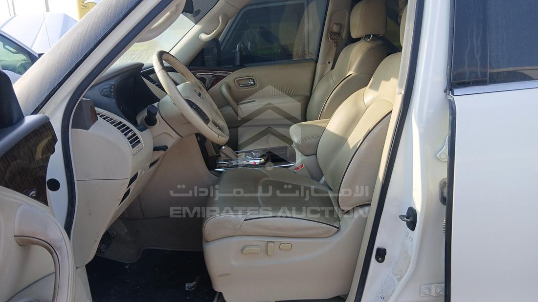 نيسان باترول 2019 — زاوية السائق الأمامية اليسرى — صورة 12