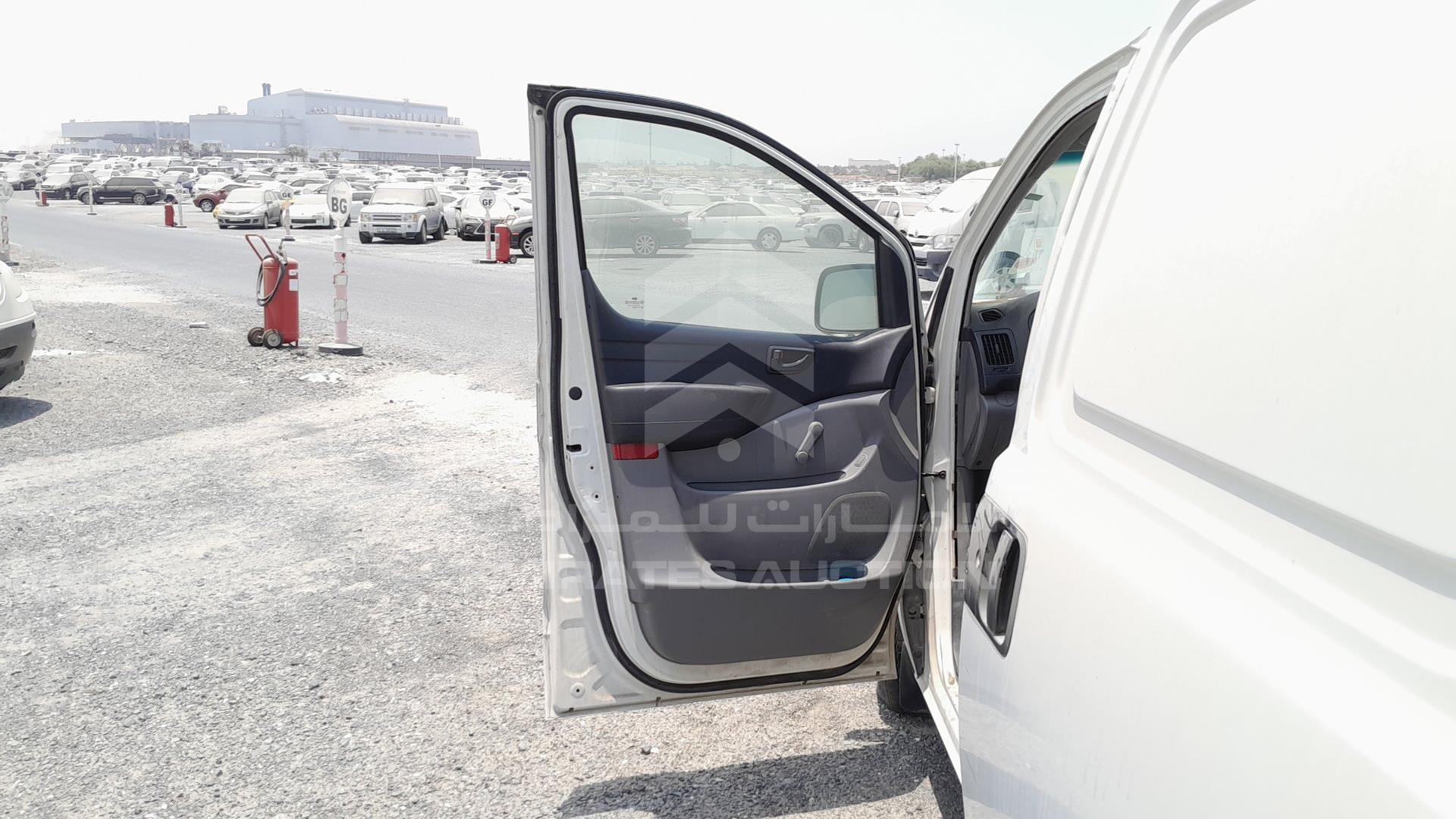 2010 HYUNDAI H1 VIN: KMHWG81R4AU226372