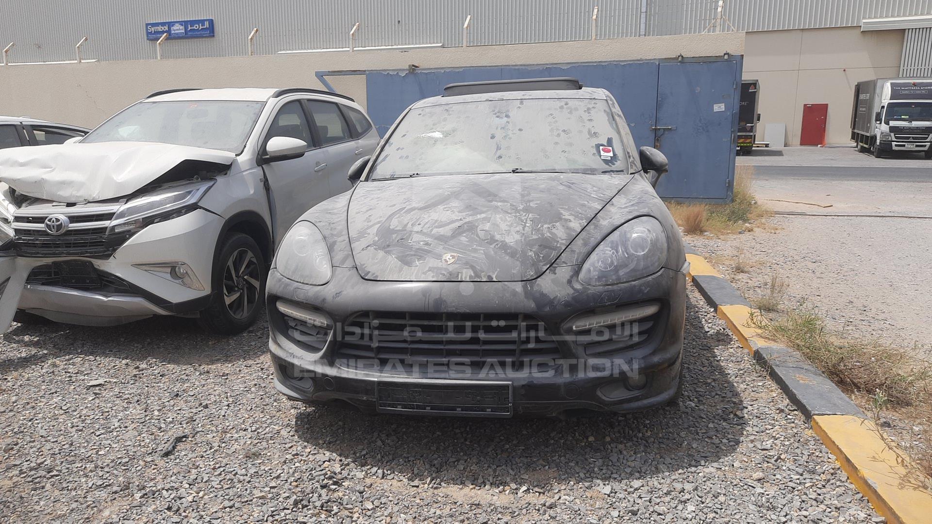 2014 PORSCHE CAYENNE GTS VIN: WP1ZZZ92ZELA70989