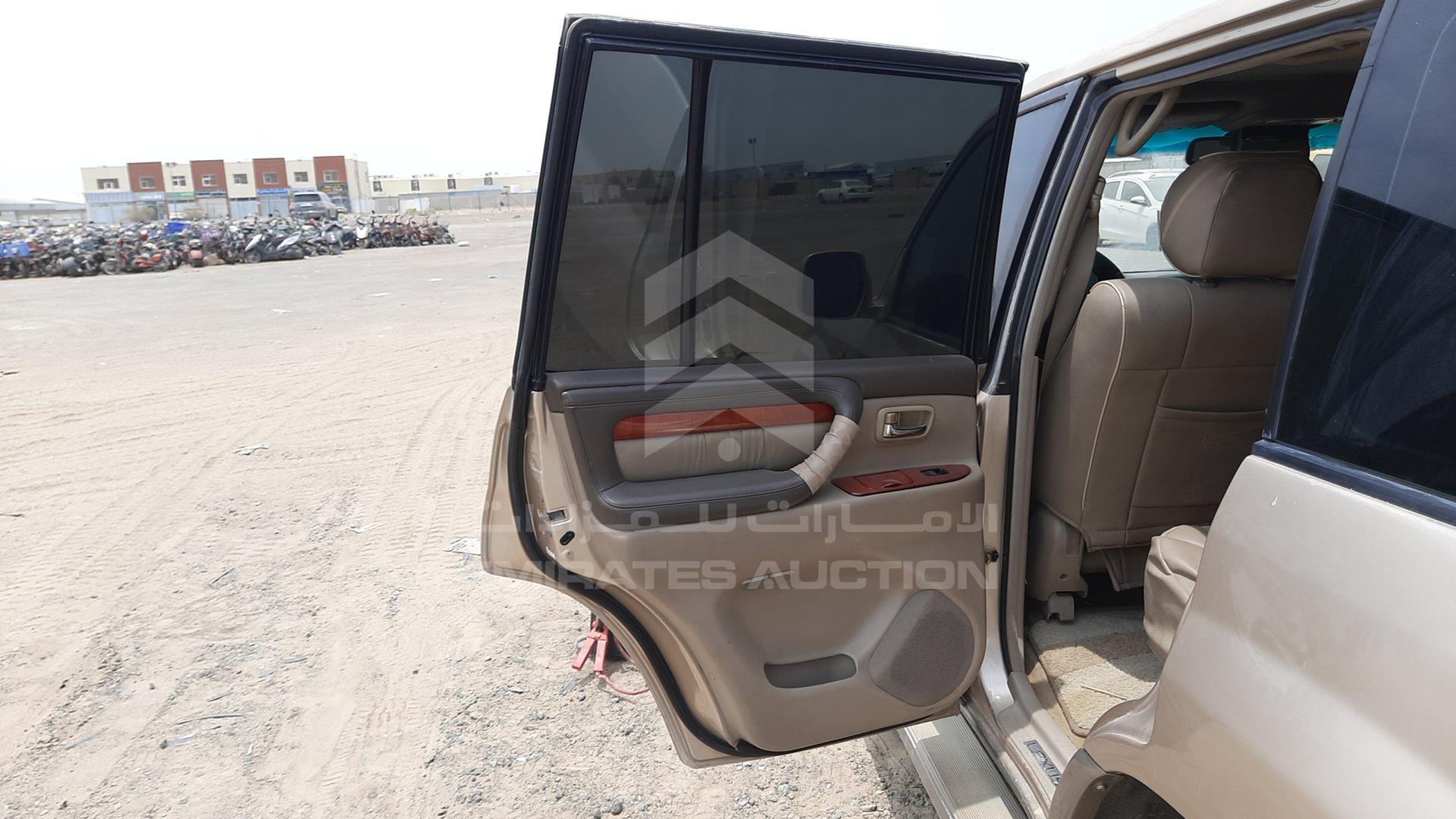 2000 LEXUS LX 470 VIN: JT6HT00W4Y0113337