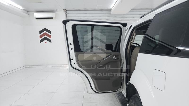 5N1AR1N87CC609082 Auction: EmiratesAuction Lot: 406027 5N1AR1N87CC609082 Nissan Pathfinder 2012 WHITE Photo 19