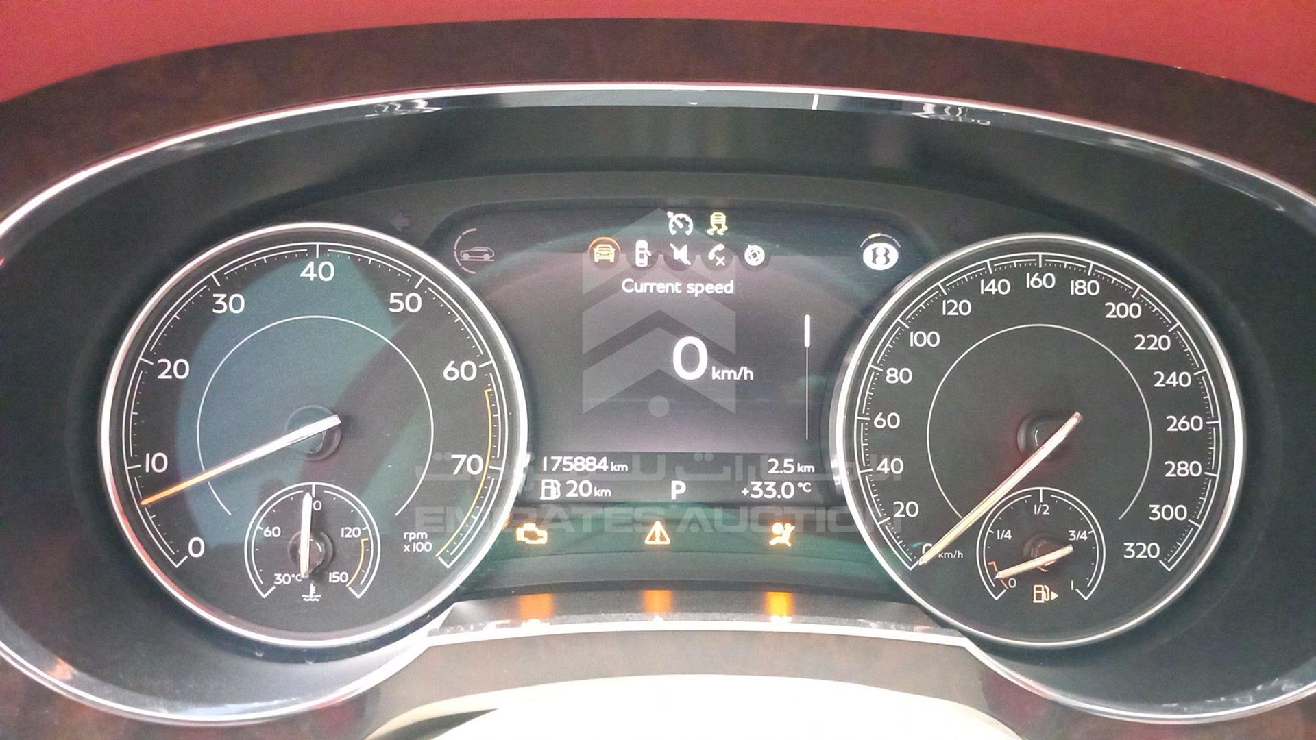 2018 BENTLEY BENTAYGA VIN: SJAAF1ZV8JC018402