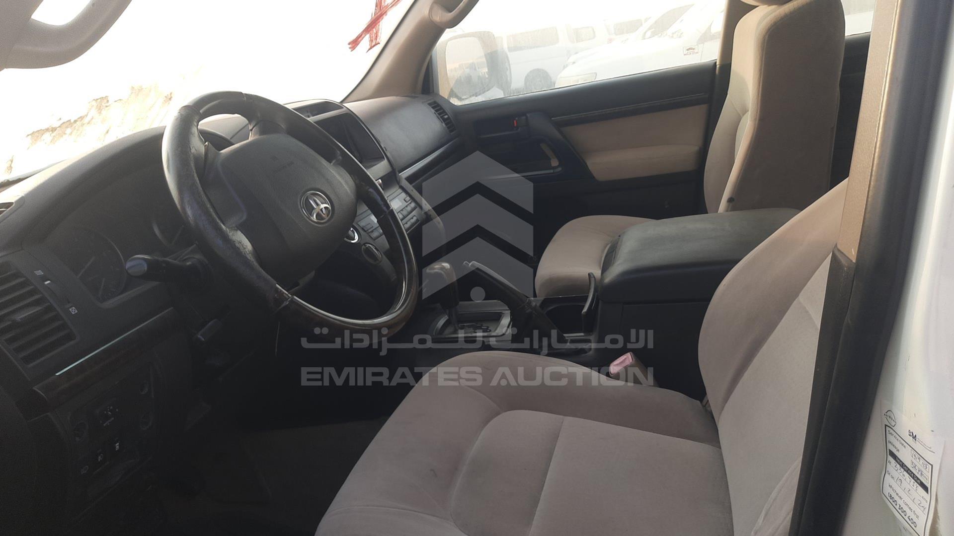 2011 TOYOTA LAND CRUISER VIN: JTMHU09J1B4042644