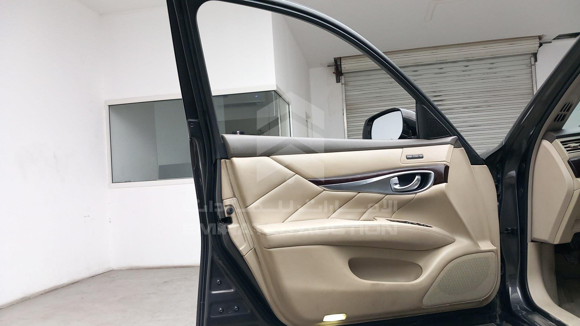 2016 INFINITI Q70 VIN: JNKBY1AP0GM320438