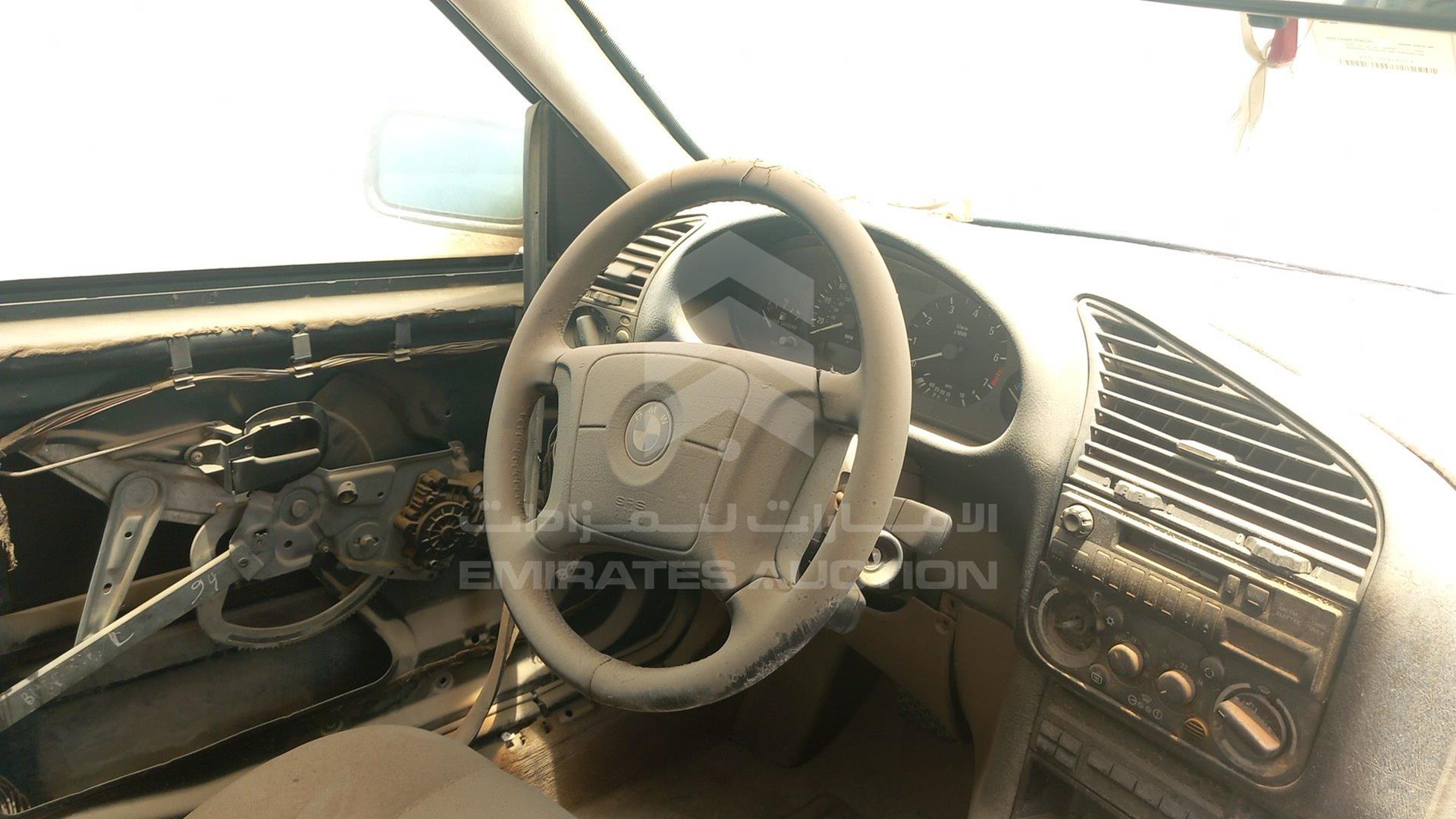 0 BMW --- VIN: WBACD4323TAV37155