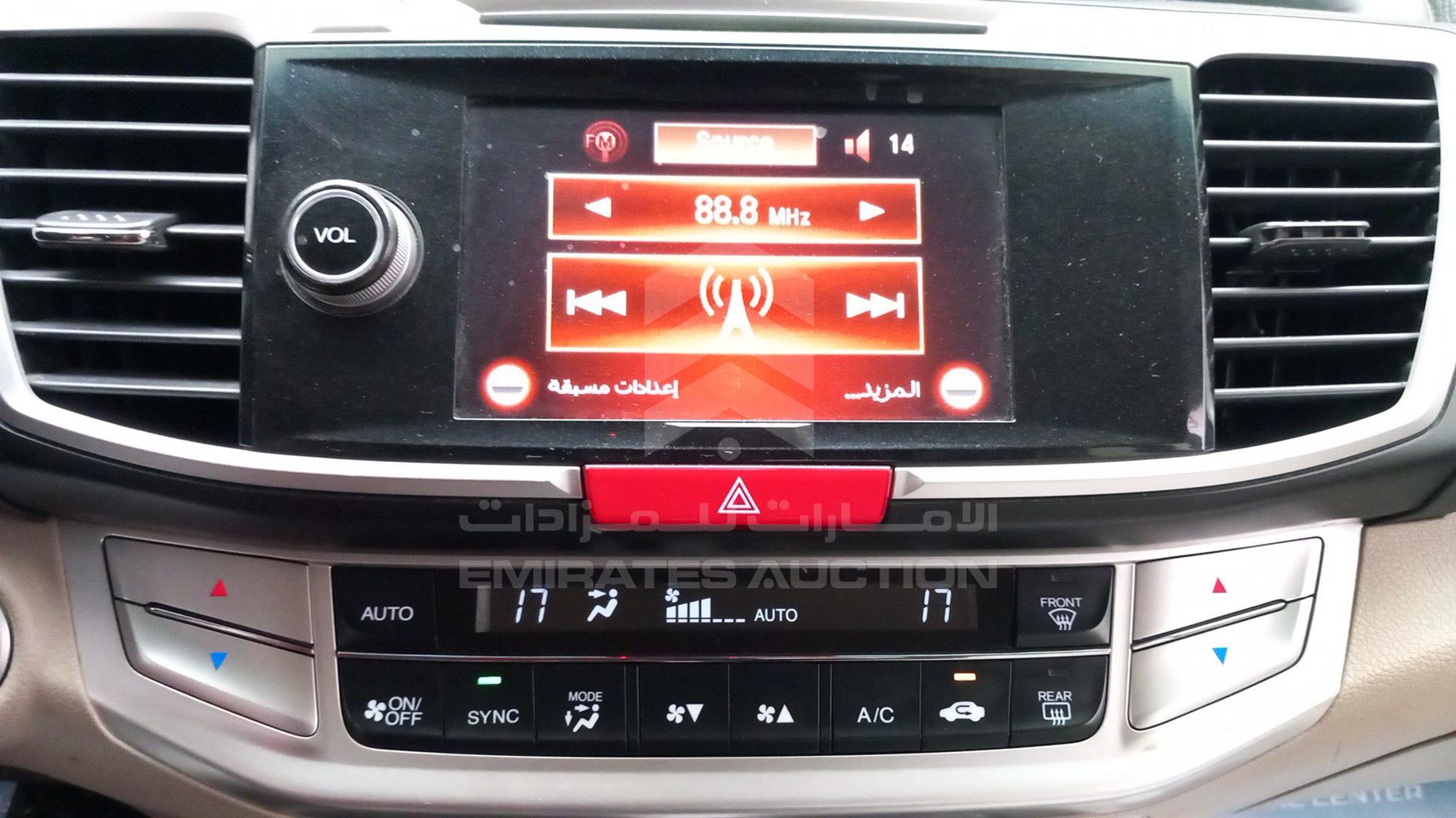 2016 HONDA ACCORD VIN: LUCCR3643G3400962