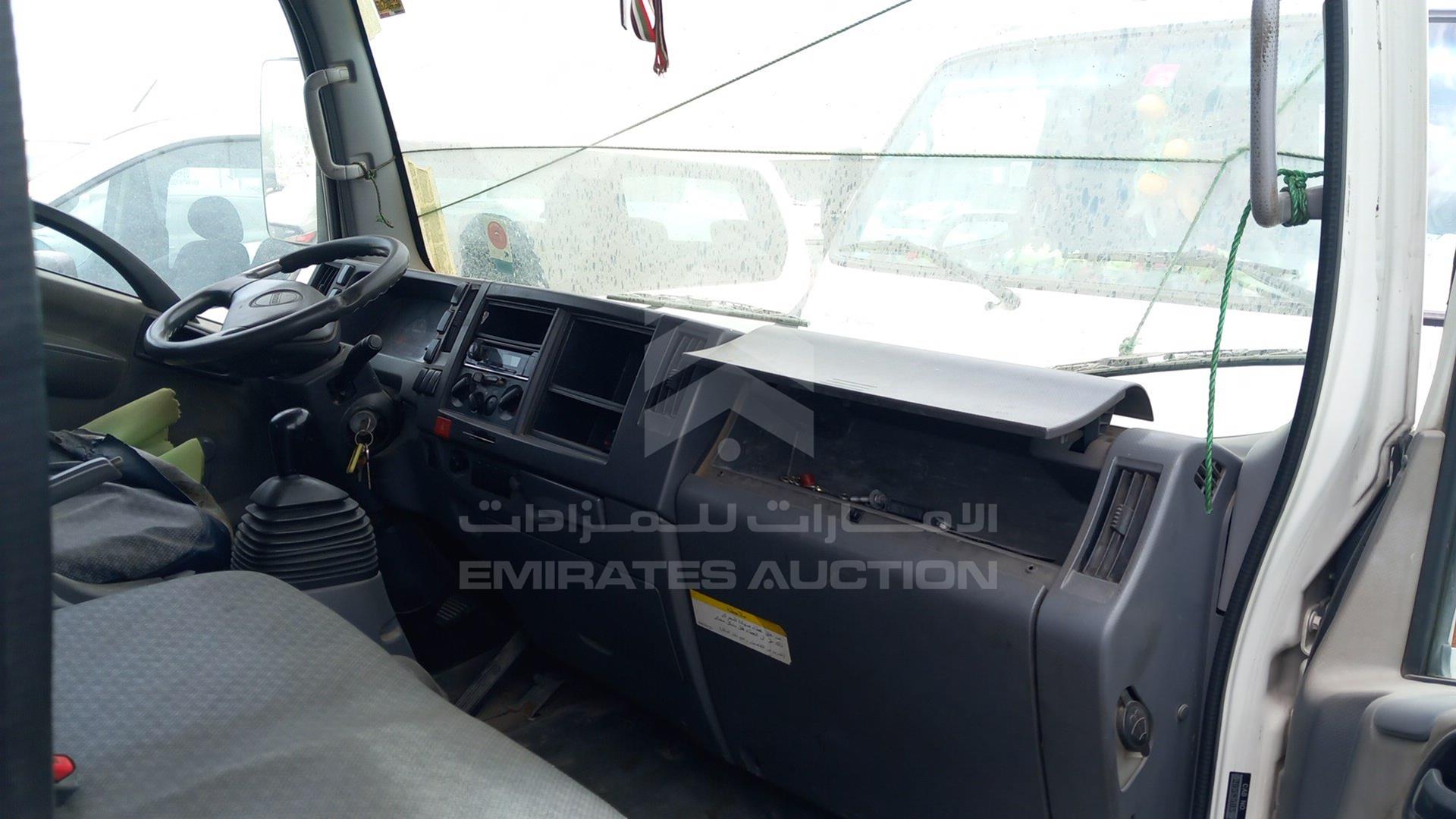 2014 ISUZU NPR VIN: JAMKP33T3E7P19487