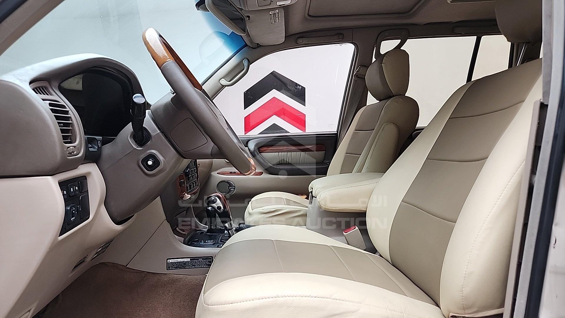 2001 LEXUS LX 470 VIN: JTJHT00W513501087