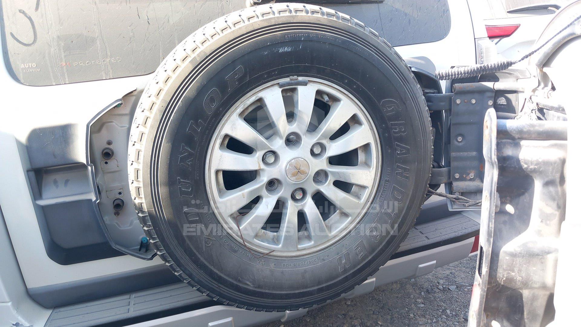 2013 MITSUBISHI PAJERO VIN: JMYLRV95WDJ709578