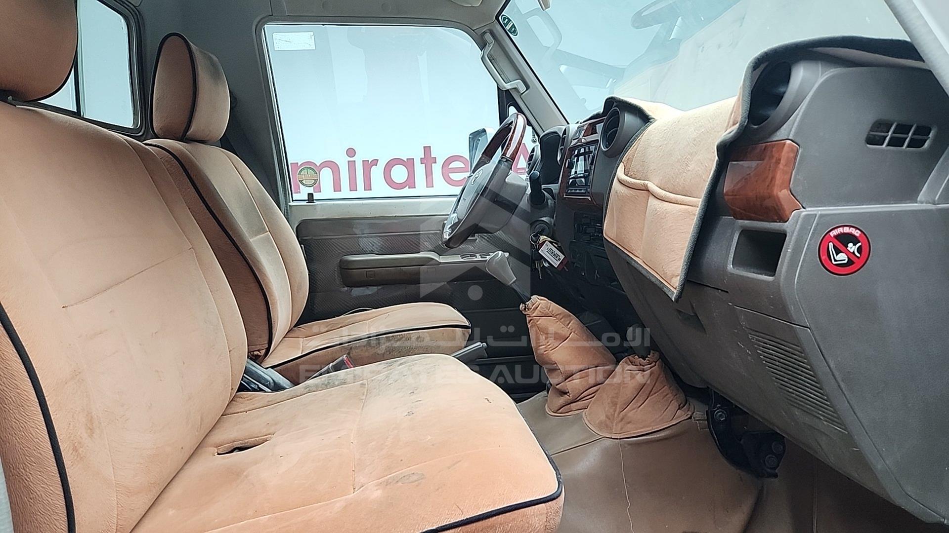 2012 TOYOTA LAND CRUISER VIN: JTFLU73J3C4522897