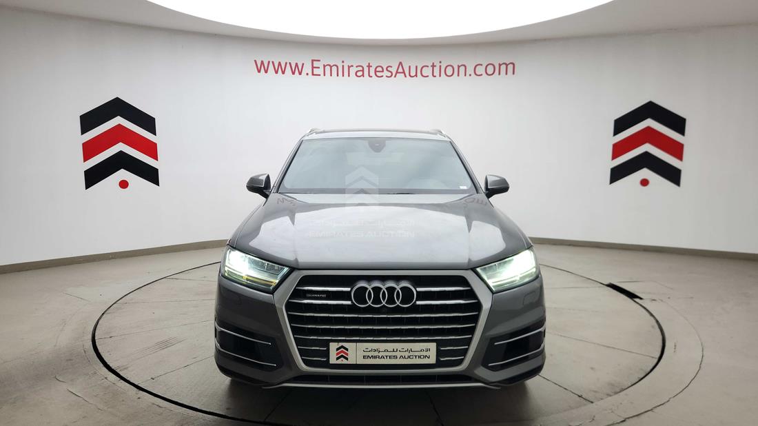 2017 Audi Q7 — 360-degree view