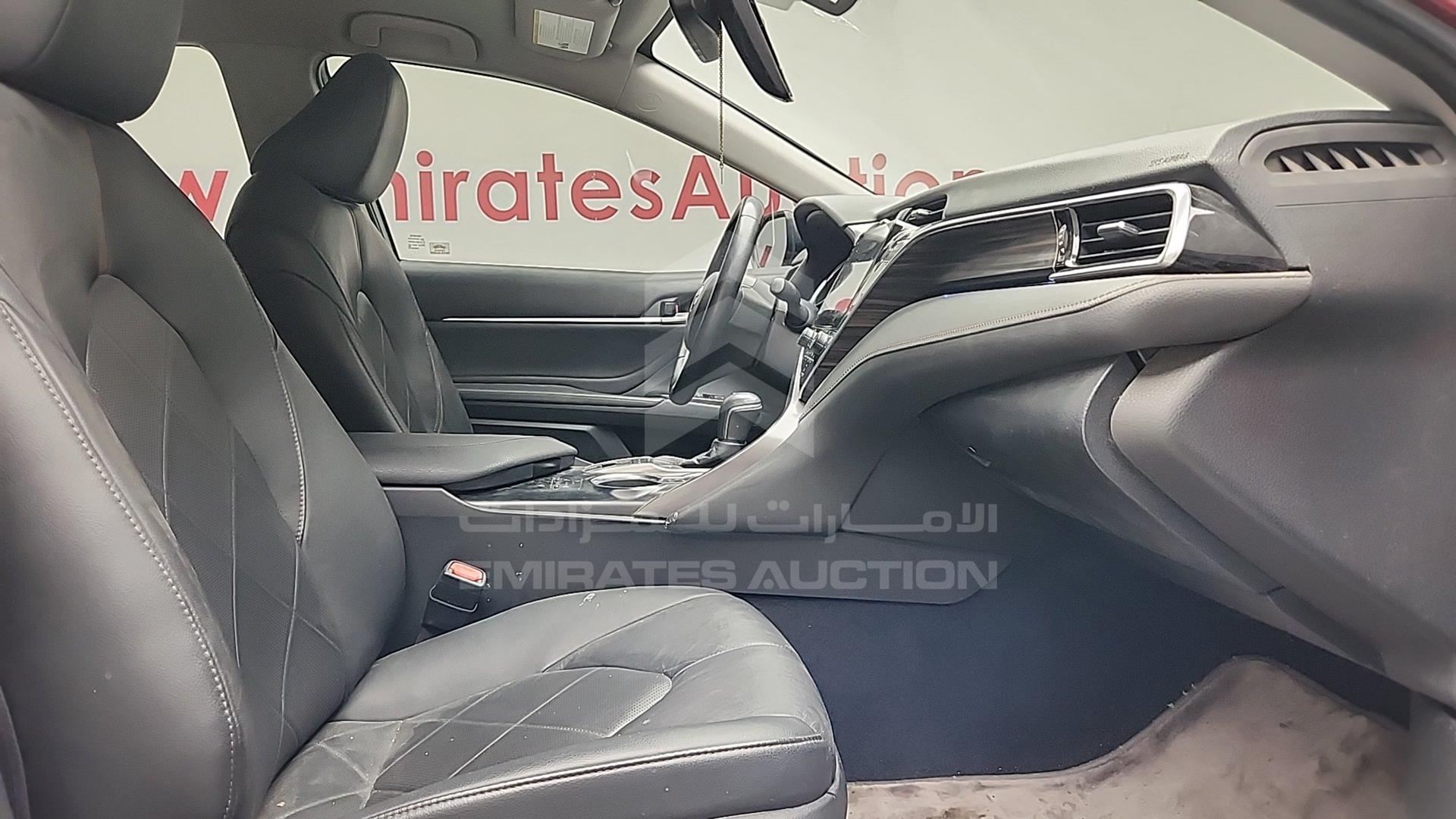 2018 TOYOTA CAMRY VIN: 4T1B11HK5JU566792