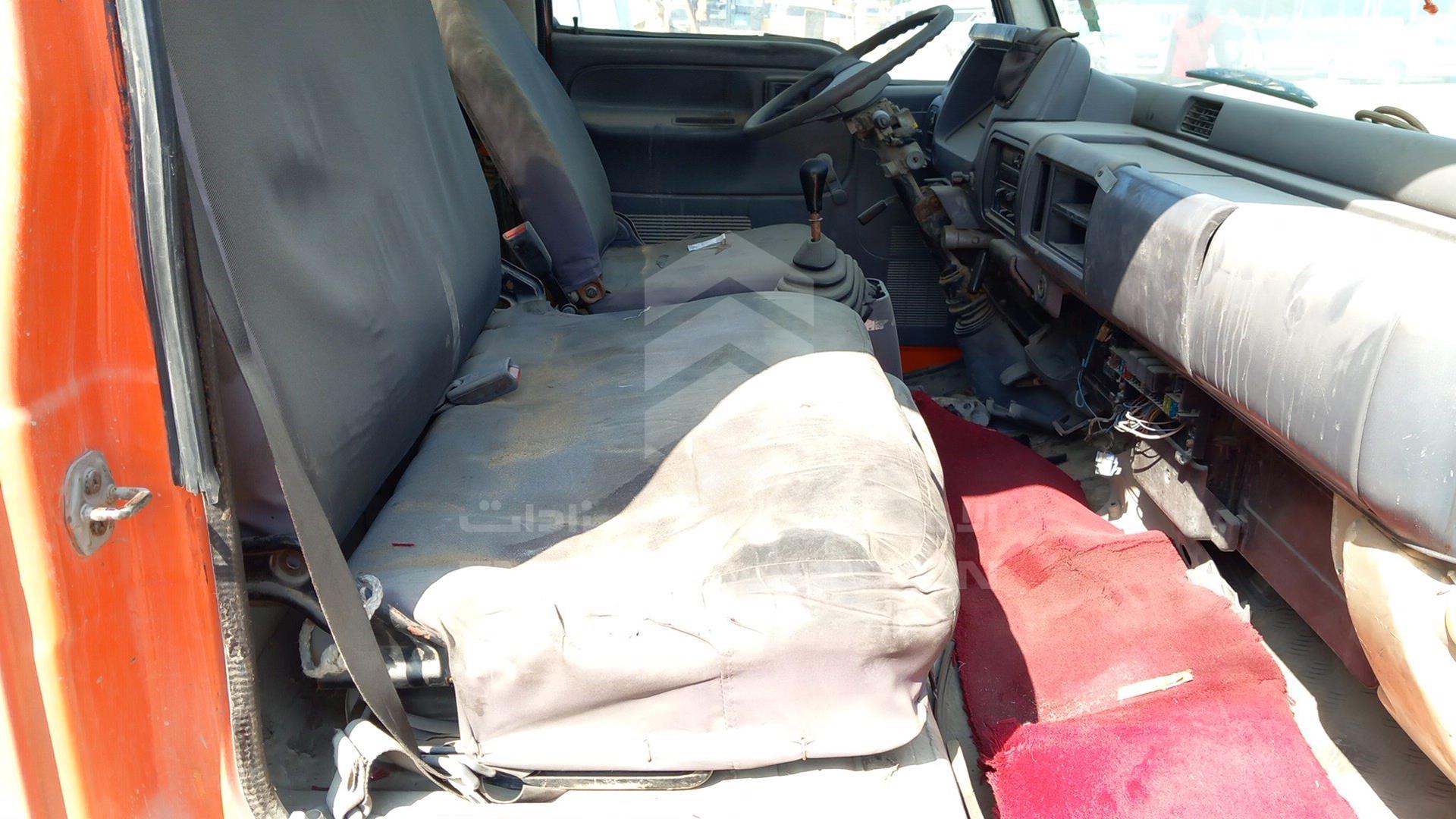 2004 NISSAN UD VIN: NU41H5502076