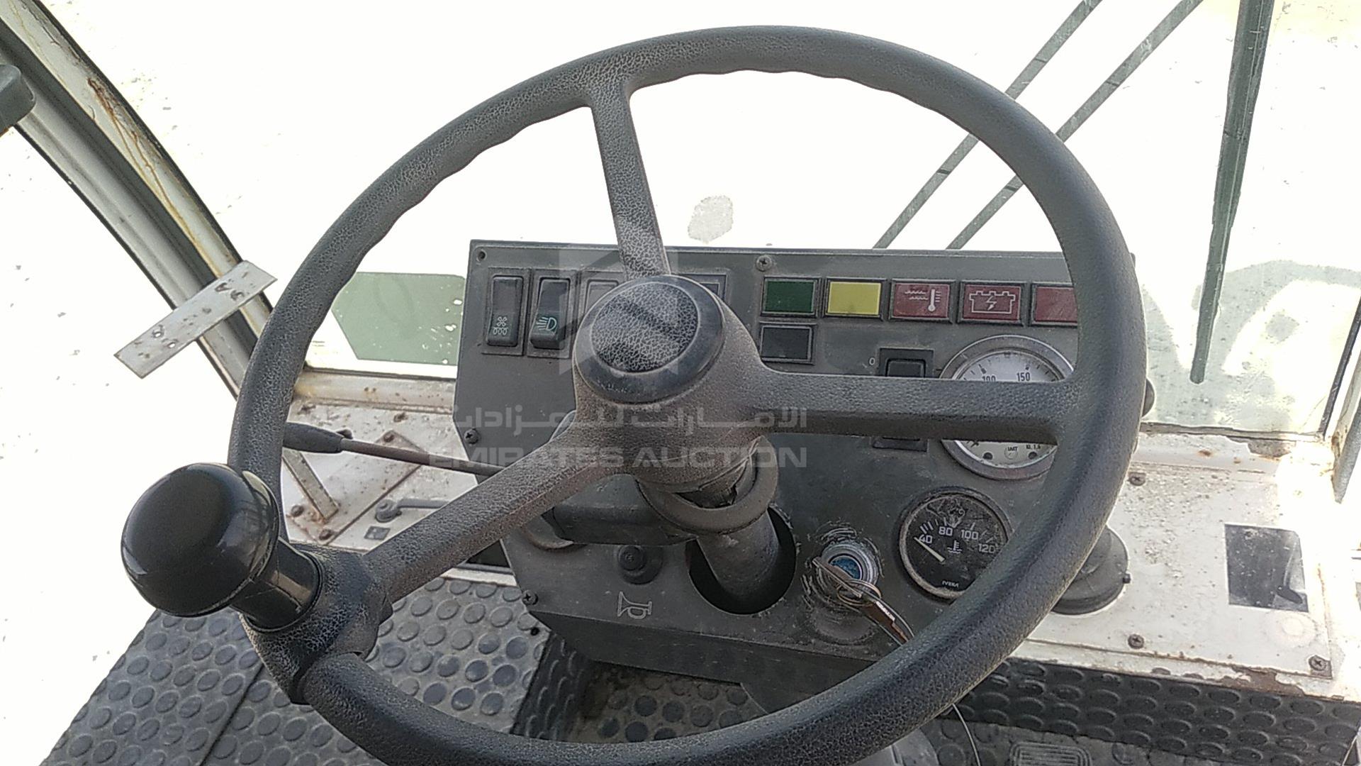 2000 ROAD CLEANING MACHINE --- VIN: 37592003961