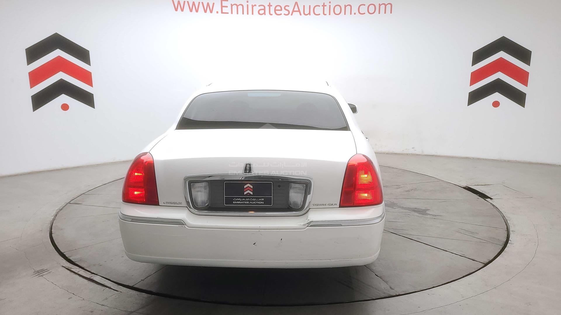 2010 LINCOLN TOWN VIN: 2LNBL8CV9AX752302
