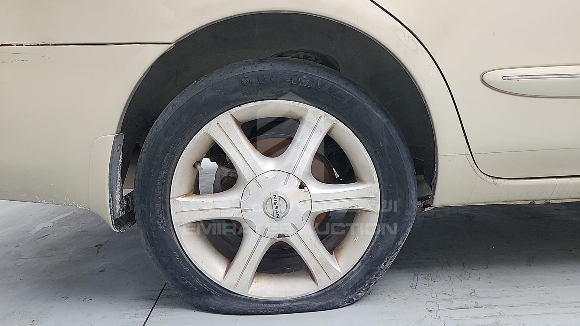 2002 NISSAN MAXIMA VIN: JN1CA31SX2T574847