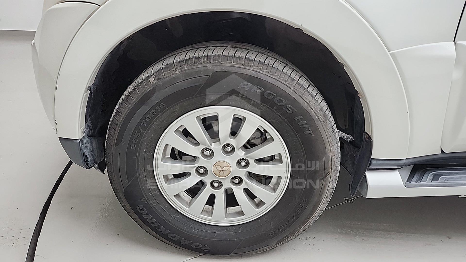 2011 MITSUBISHI PAJERO VIN: JMYLRV95WBJ705799