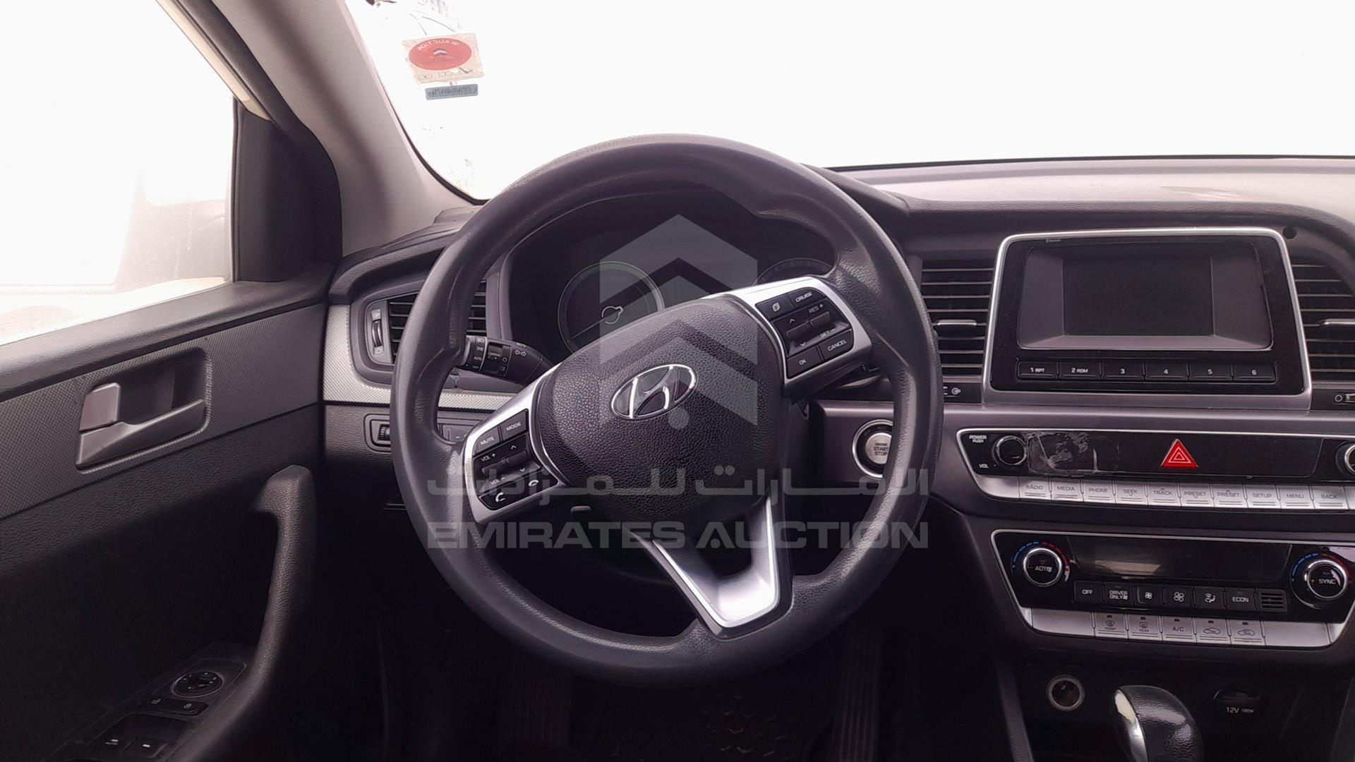 2019 HYUNDAI SONATA VIN: KMHE24136KA092983