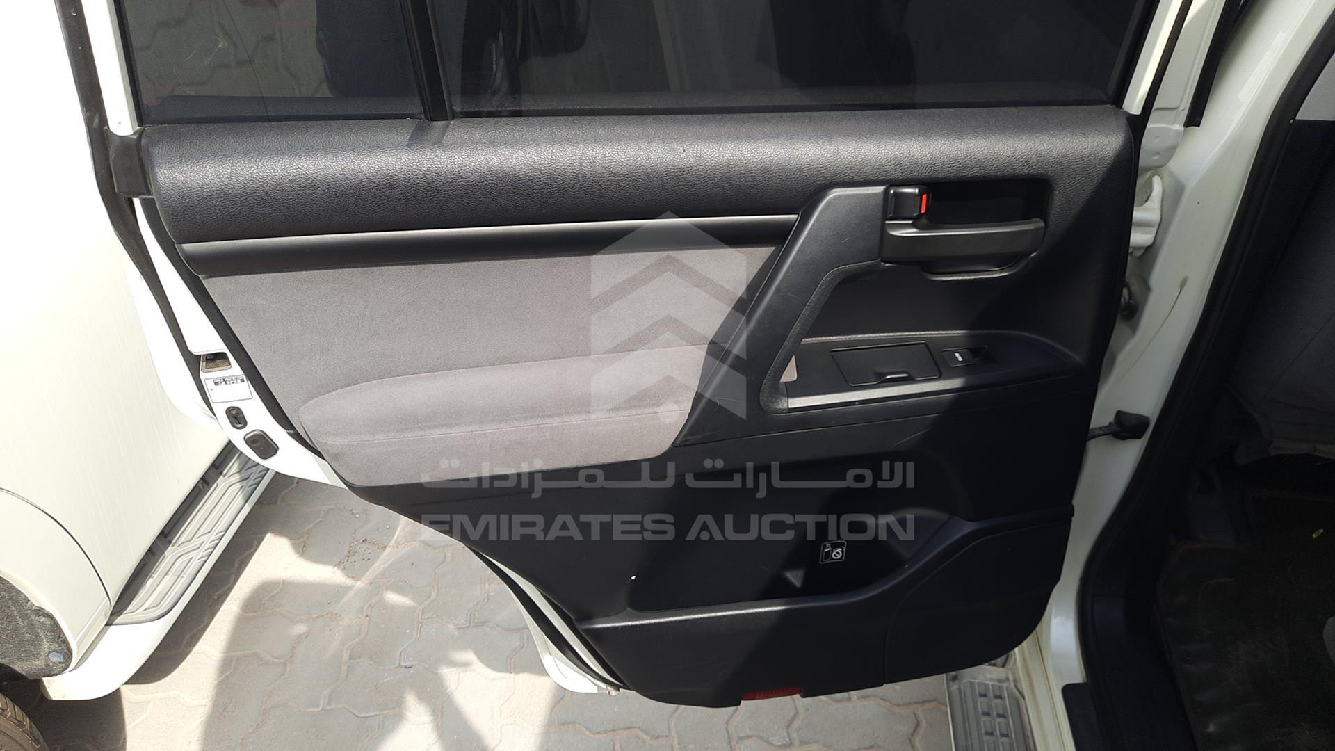 2011 TOYOTA LAND CRUISER VIN: JTMDU09J0B4034839
