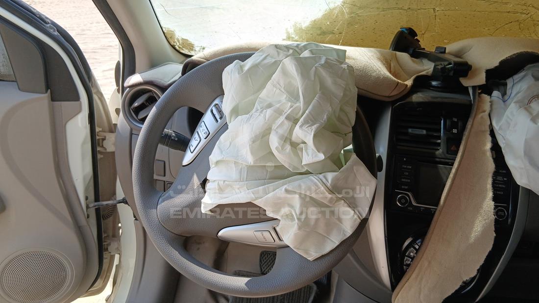 2020 Nissan Sunny — Steering & Mounted Controls — Photo 13