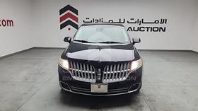 لينكولن MKT 2012 — الزاوية الأمامية بالكامل — صورة 1 — صورة مصغرة