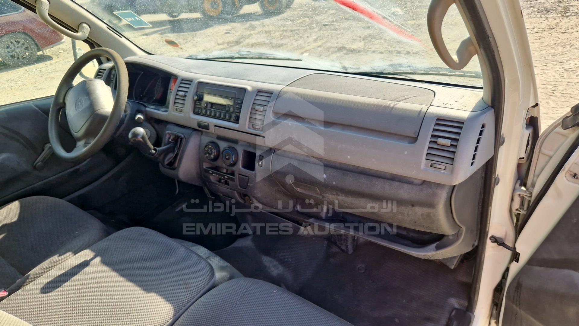 2011 TOYOTA HIACE VIN: JTGJX02P9B0040044