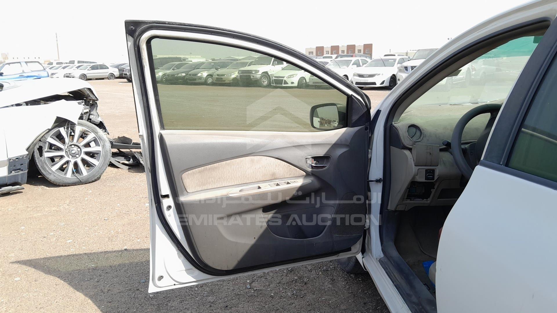 2010 TOYOTA YARIS VIN: JTDBW9233A1186325