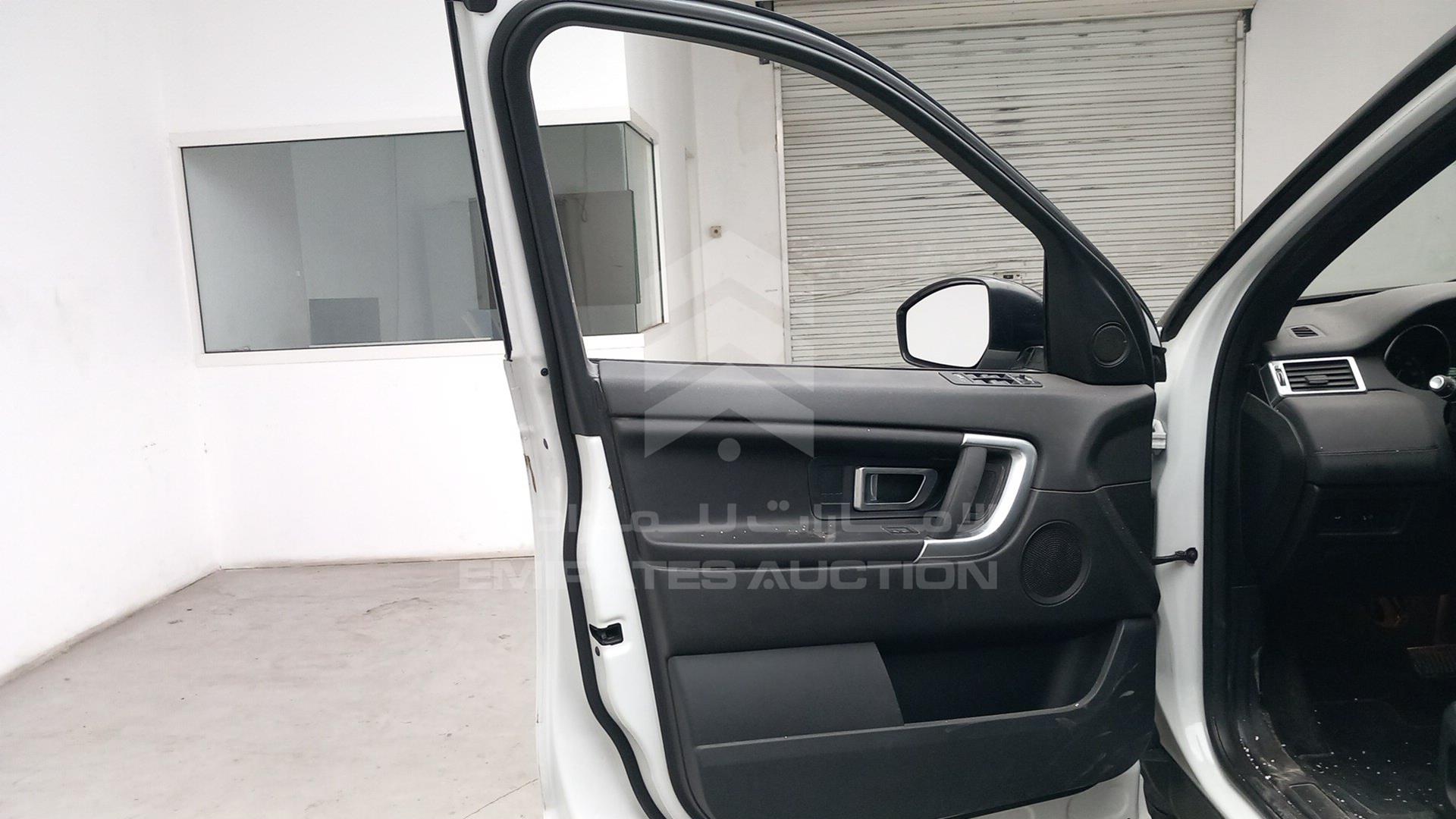 2017 LAND ROVER DISCOVERY VIN: SALCP2BG3HH690993