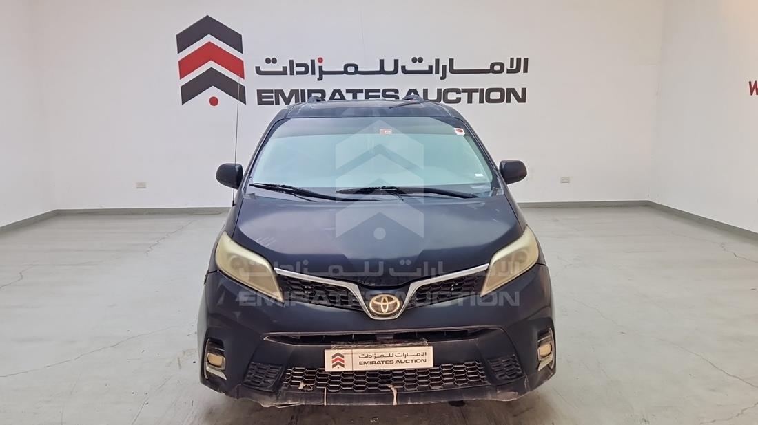 2012 Toyota Sienna — Full Front View — Photo 1