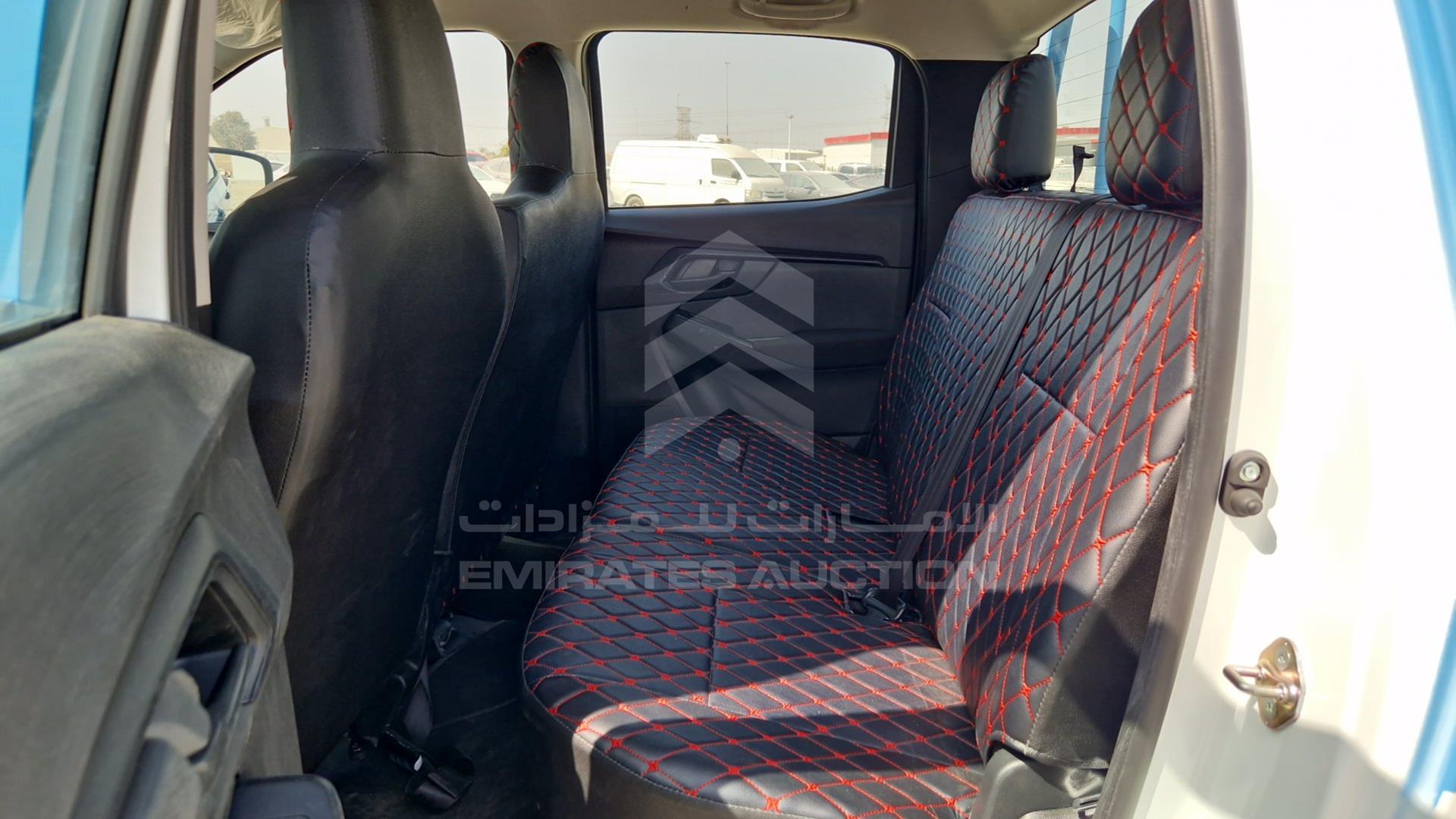 2024 ISUZU D-MAX VIN: MPAEL3376RT008775