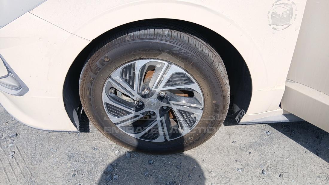 2021 Hyundai Sonata Hybrid — Front Left Tyre — Photo 36