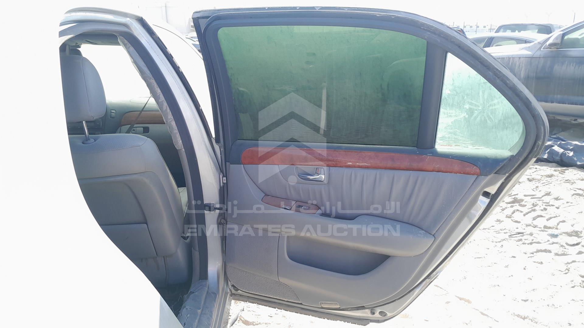 2005 LEXUS LS 430 VIN: JTHBN36F255013817