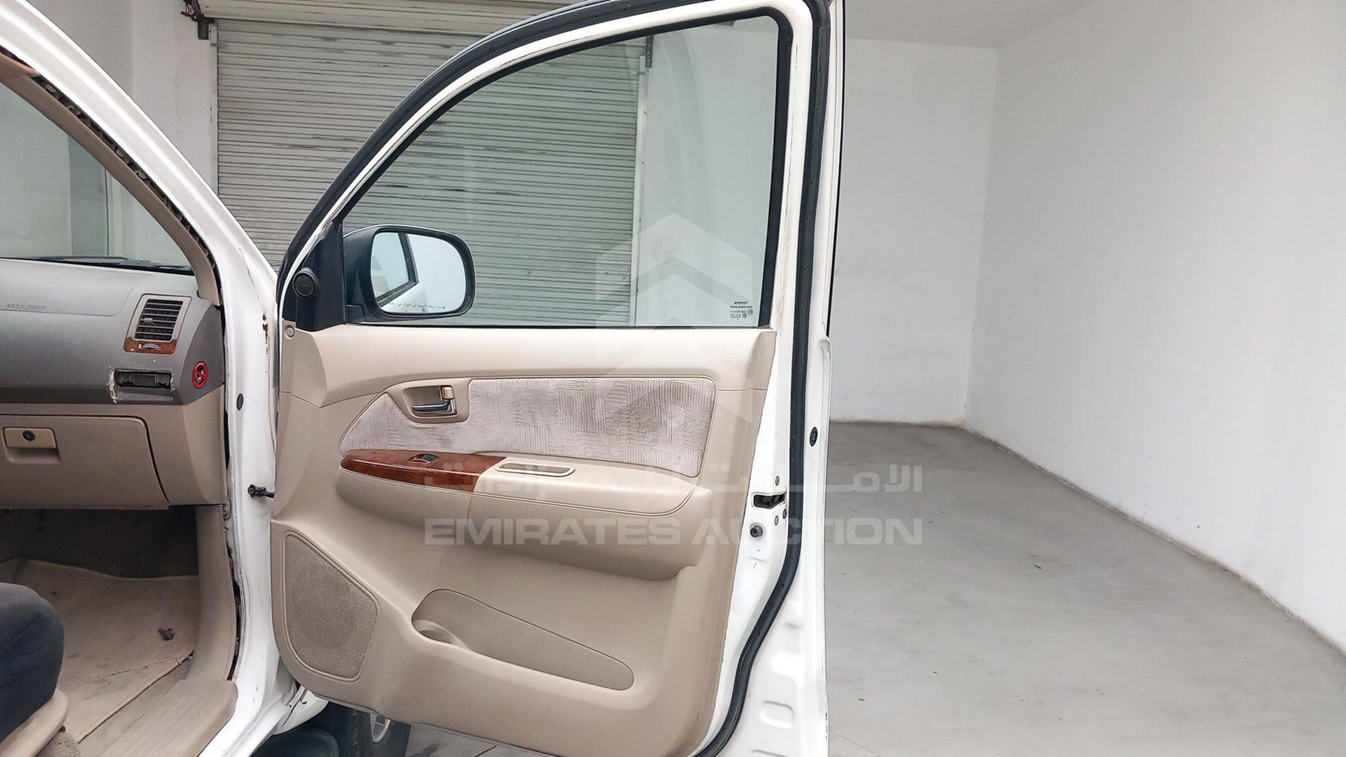 2007 TOYOTA FORTUNER VIN: MHFYU59G477001095