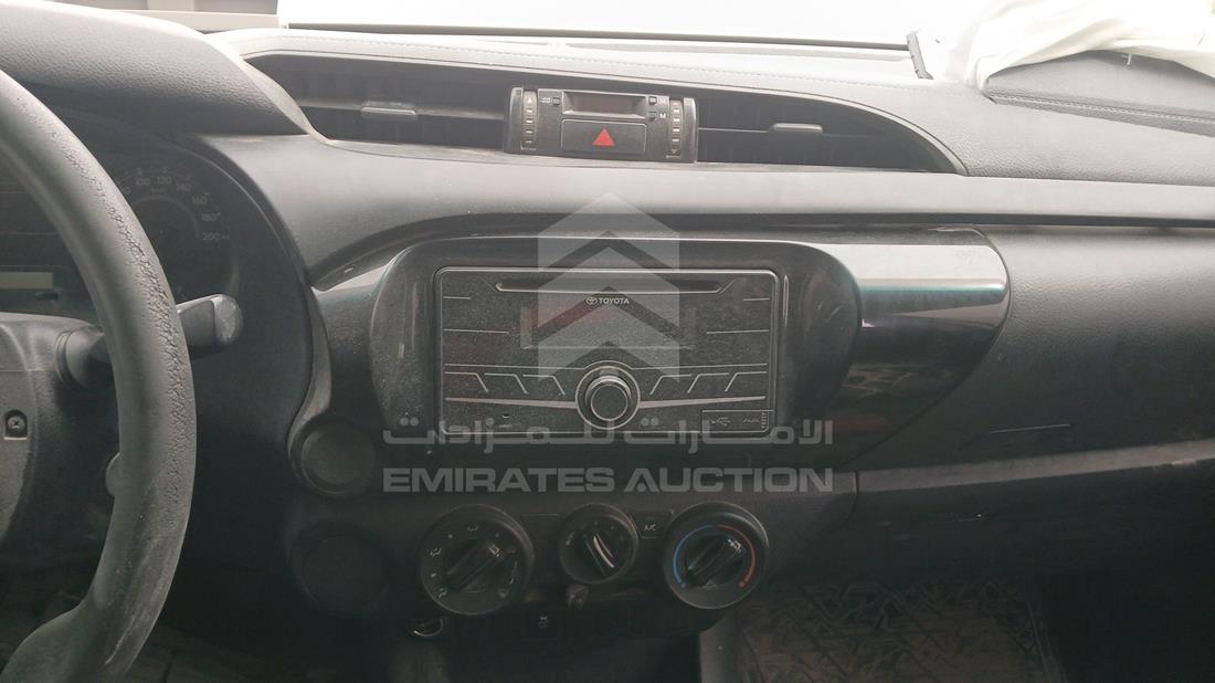 2019 Toyota Hilux — Entertainment Systems & Camera Monitor & Navigation — Photo 16