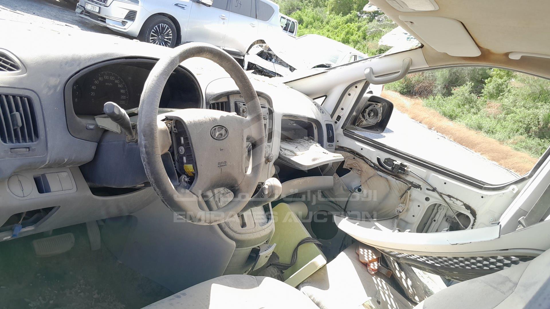 2011 HYUNDAI H1 VIN: KMJWA37R3BU282315