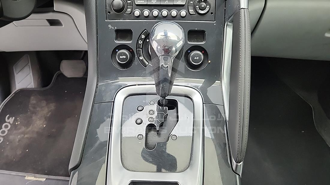 2011 Peugeot 3008 — Gear View — Photo 17