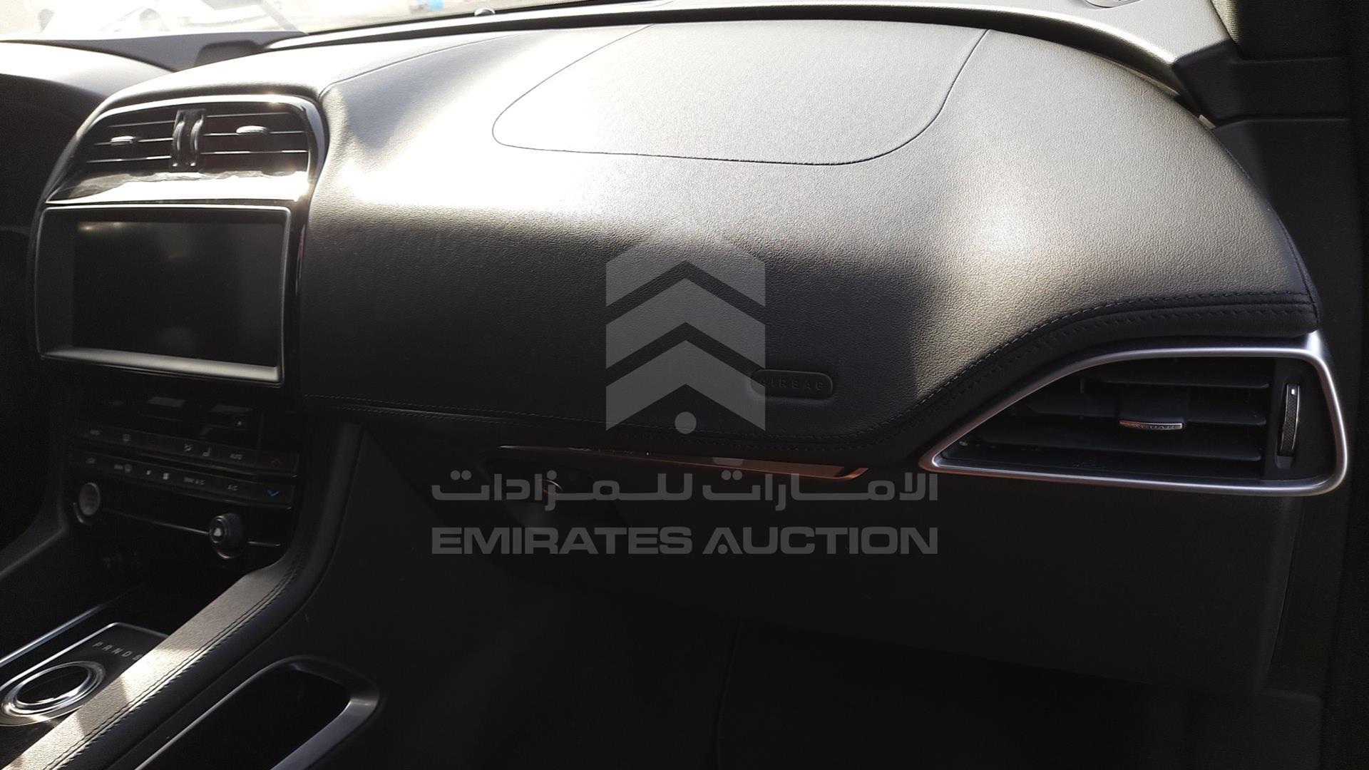 2017 JAGUAR F-PACE VIN: SADCA2BV8HA091687