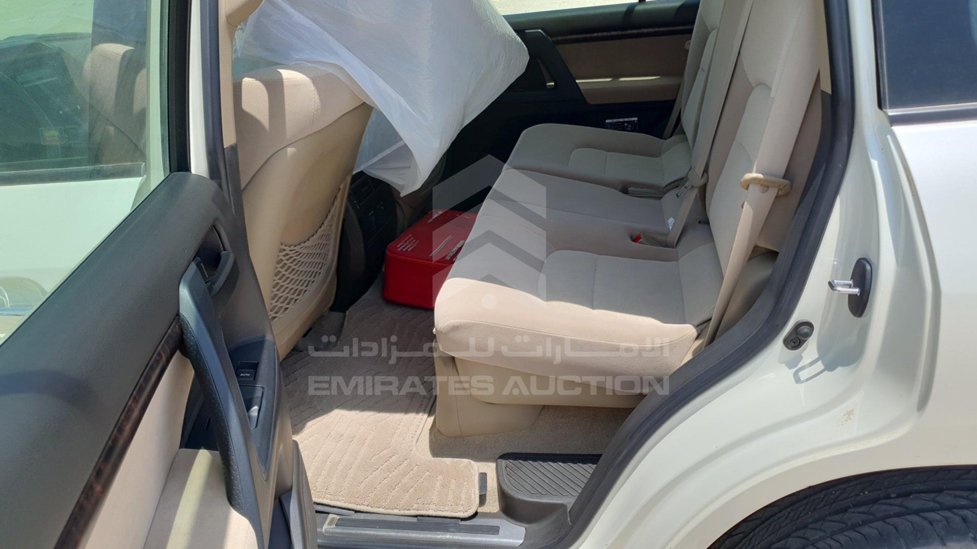 2011 TOYOTA LAND CRUISER VIN: JTMHT09J8B4041784