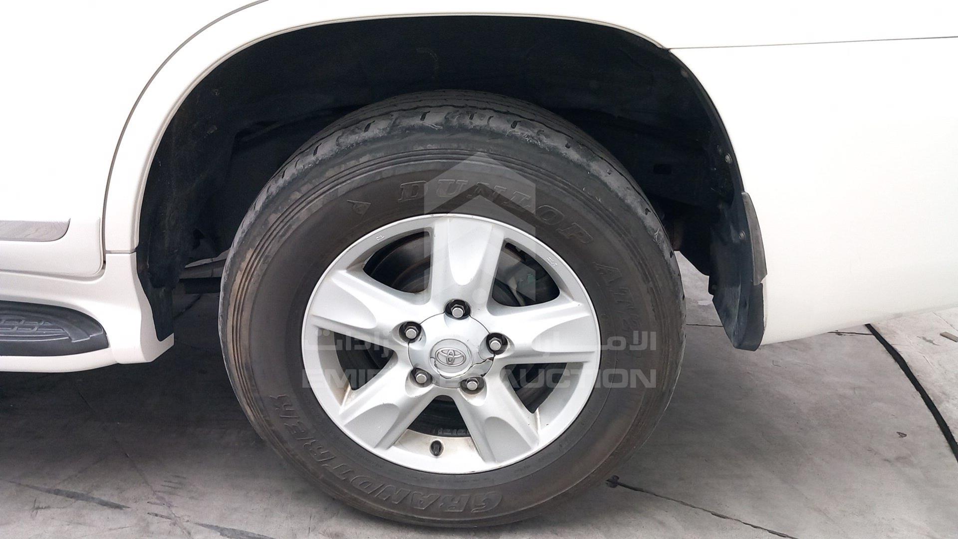 2010 TOYOTA LAND CRUISER VIN: JTMHT05JXA4032928
