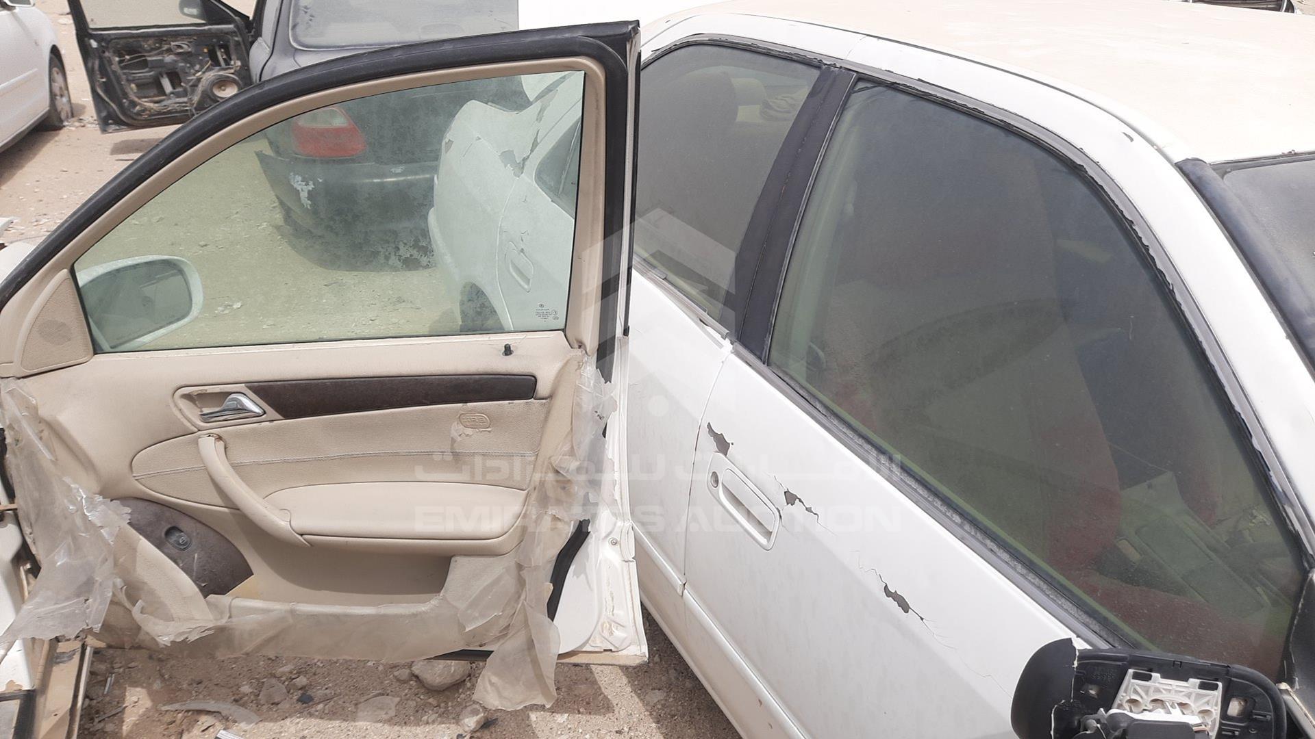 0 MERCEDES C 230 VIN: WDB2030401F632680