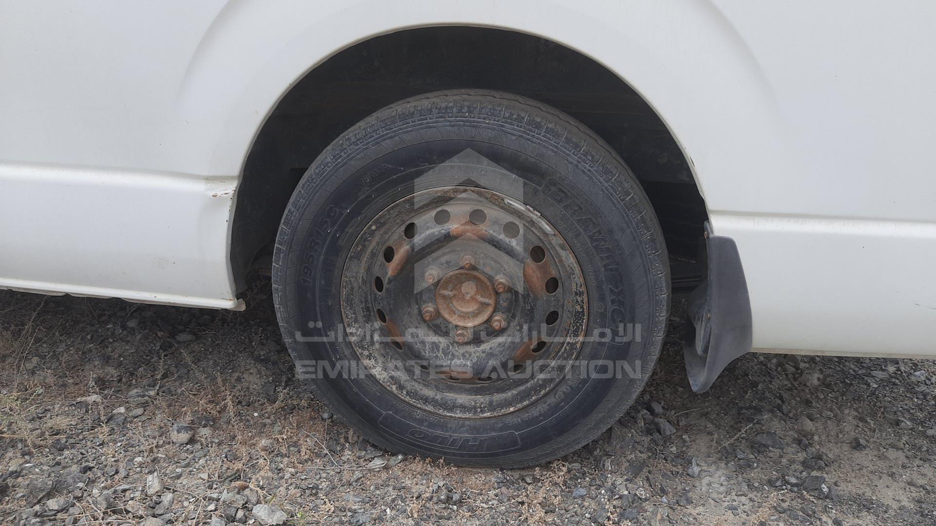 2009 TOYOTA HIACE VIN: JTGJX02P290024875