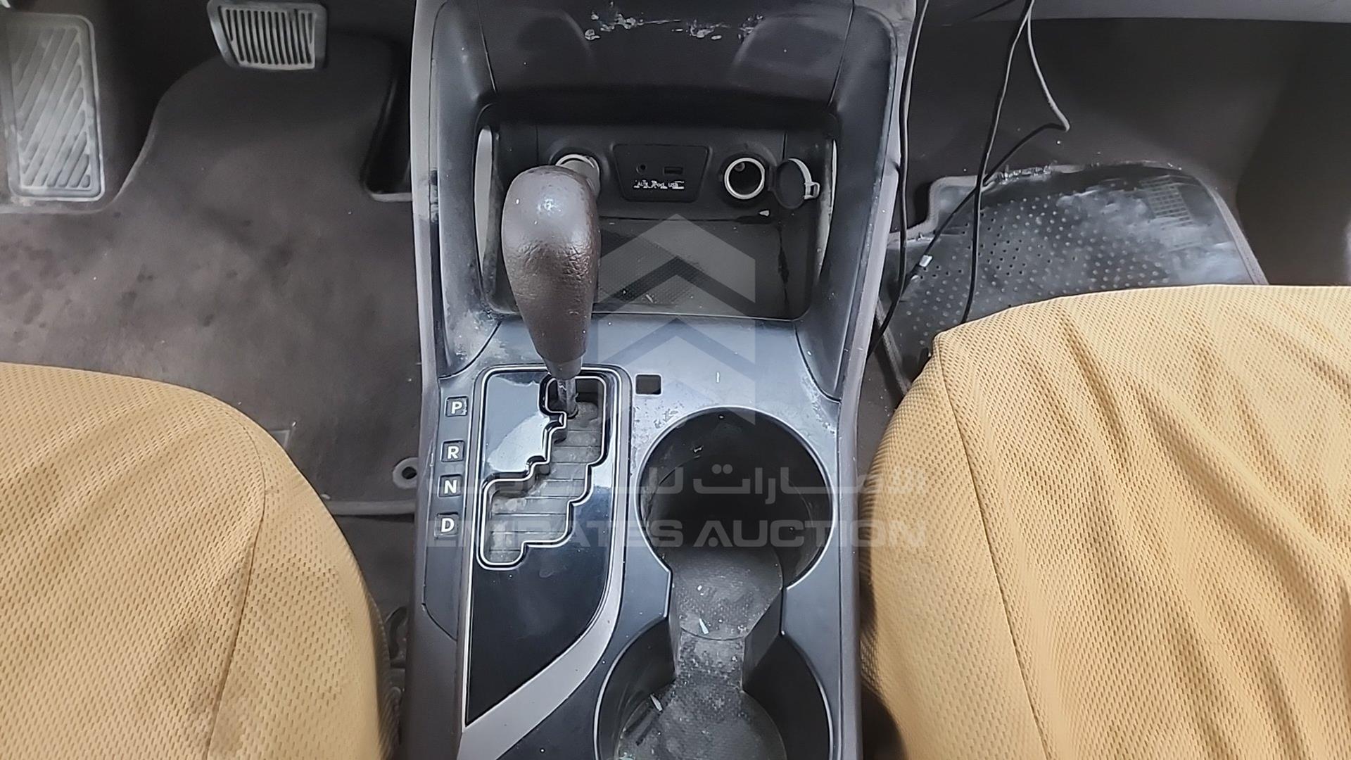 2011 HYUNDAI TUCSON VIN: KMHJT81B9BU132594
