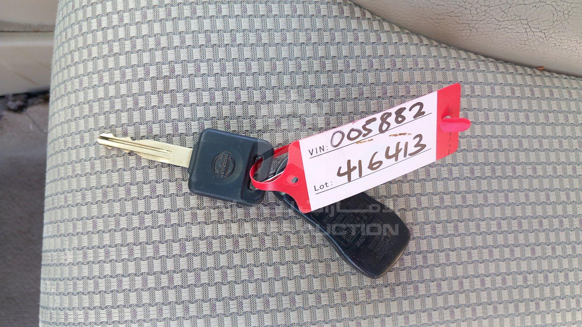 2008 NISSAN TIIDA VIN: JN1CC13CX8T005882