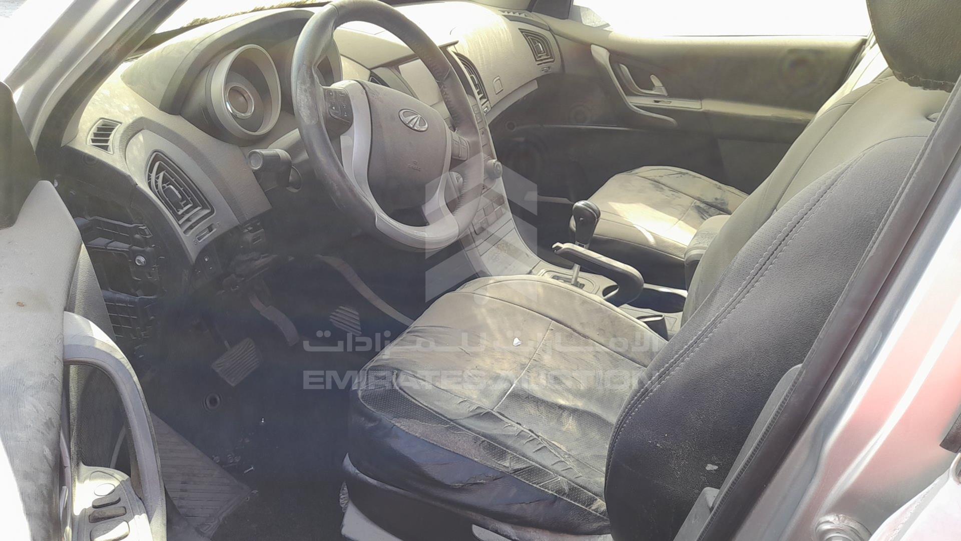 2018 MAHINDRA XUV500 VIN: MA1YW2LDVJ6050689