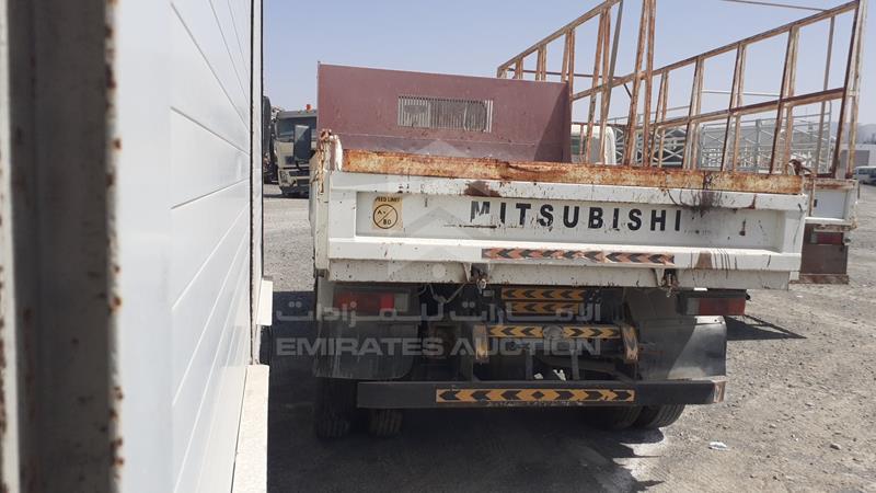 JL7B6C2P4FK002787 Auction: EmiratesAuction Lot: 408813 JL7B6C2P4FK002787 Mitsubishi Canter 2015 WHITE Photo 5