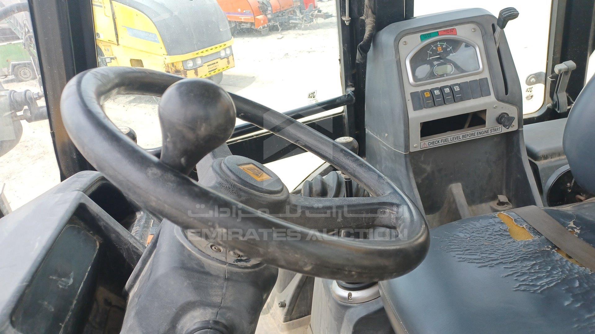 2017 JCB 3DX VIN: RAJ3DXSSH02938916