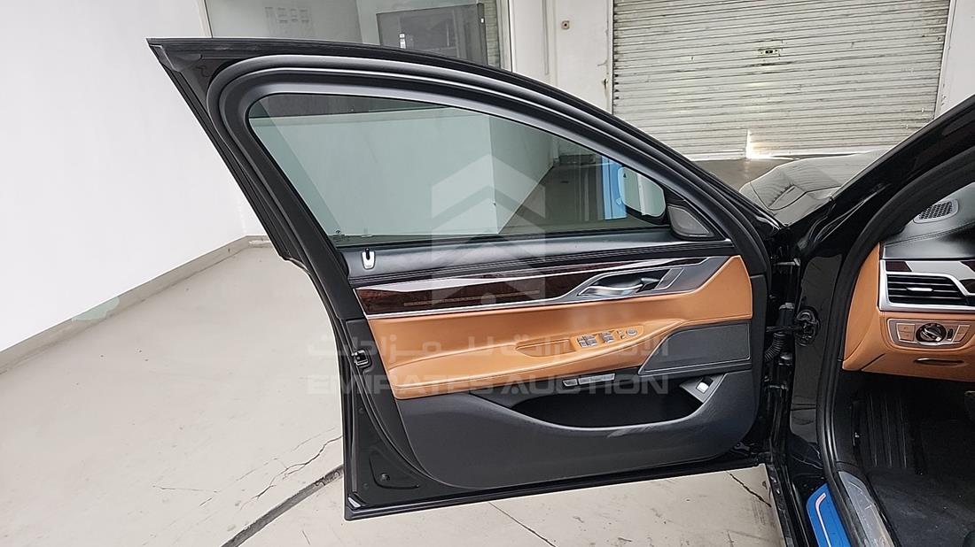 2016 BMW 740 LI — Front Left Door — Photo 13