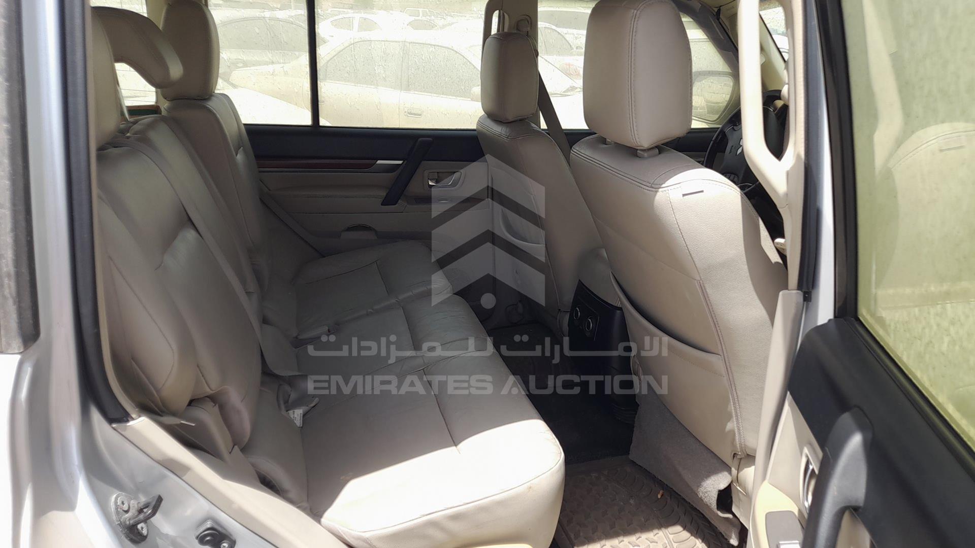 2008 MITSUBISHI PAJERO VIN: JMYLRV93W8J721894