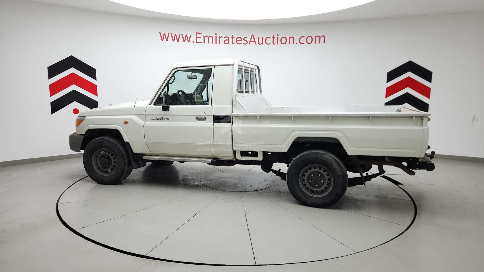 2018 TOYOTA LAND CRUISER VIN: JTFLV73J0J7503183