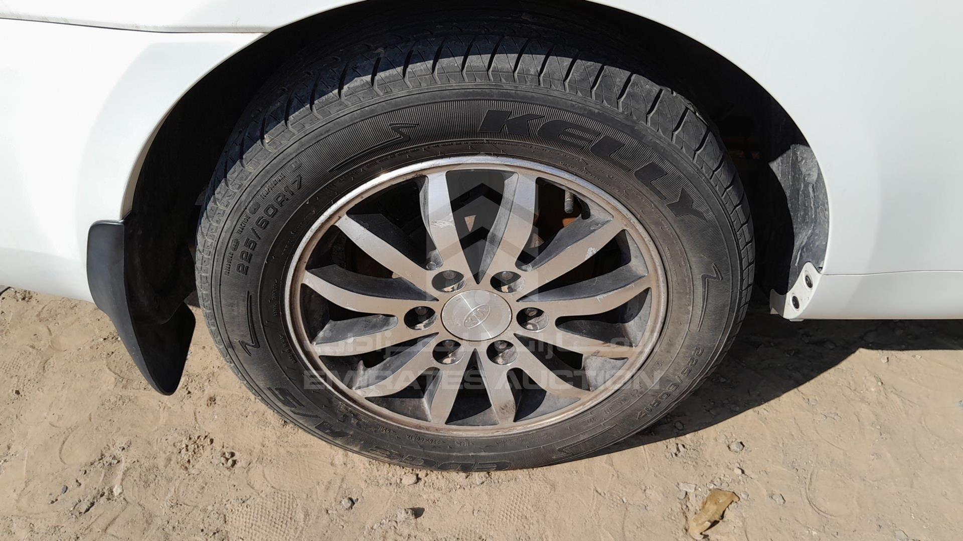2011 KIA CARNIVAL VIN: KNAMH8177B6386899